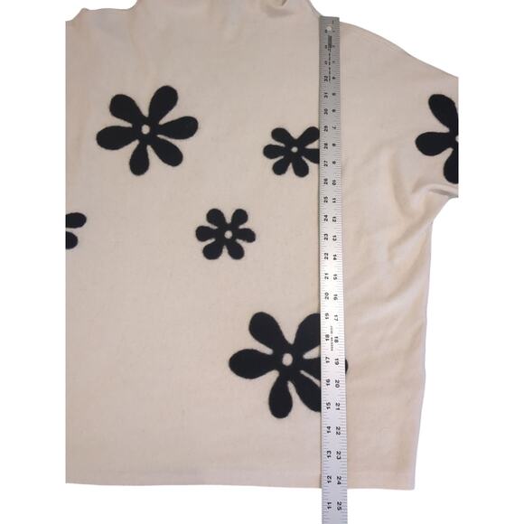 Aaeda Floral Print Over Sized Mock Neck Sweater with Flowers Medium Super Soft - Picture 5 of 7